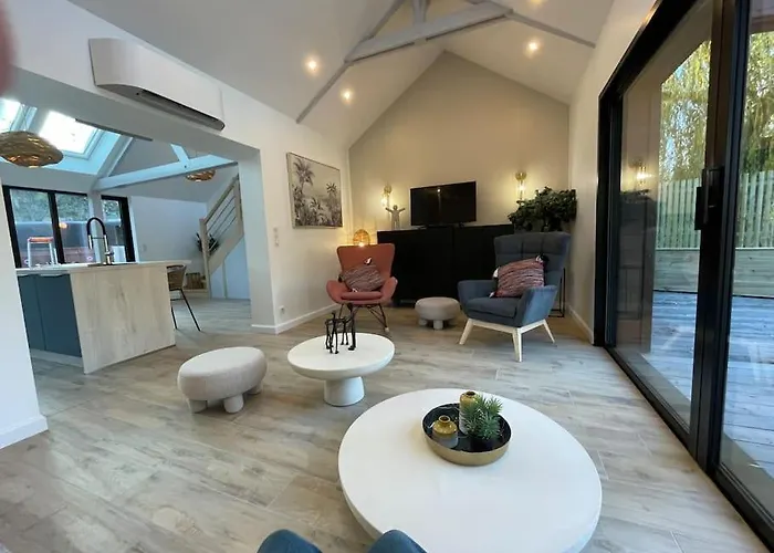 Holiday home Au Bal Des Hirondelles *