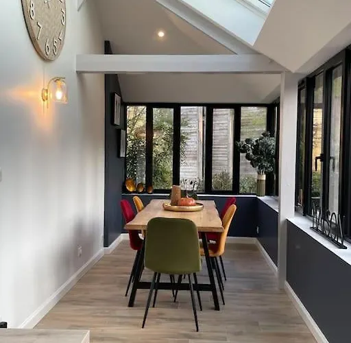 Holiday home Au Bal Des Hirondelles *