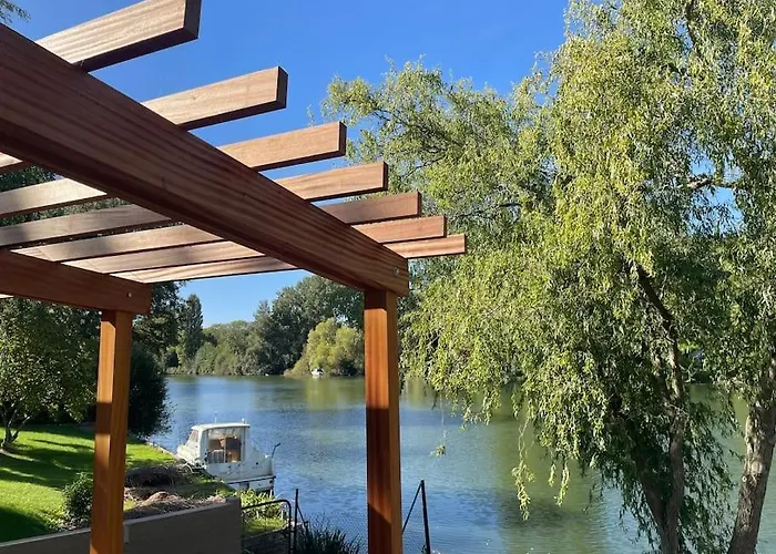 Holiday home Au Bal Des Hirondelles