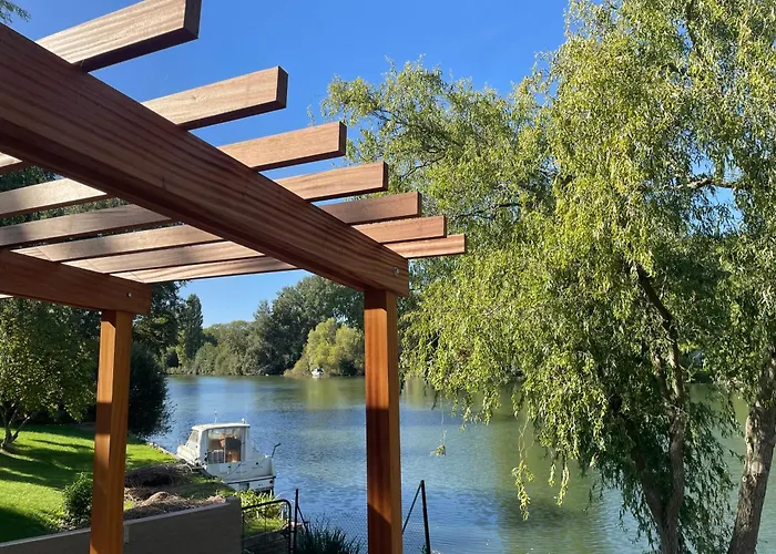 Au Bal Des Hirondelles Holiday home *